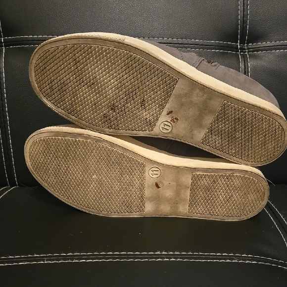 Universal Thread Gray Sneakers - Picture 5 of 5